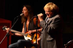 MCC Alum Lou Gramm singing